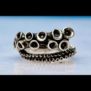 Octopus tentacle ring made of sterling silver